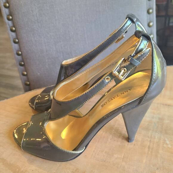 Ann Taylor Julia T-Strap Sandal Sable Heel in Metallic Size 7 Pumps - Picture 5 of 8